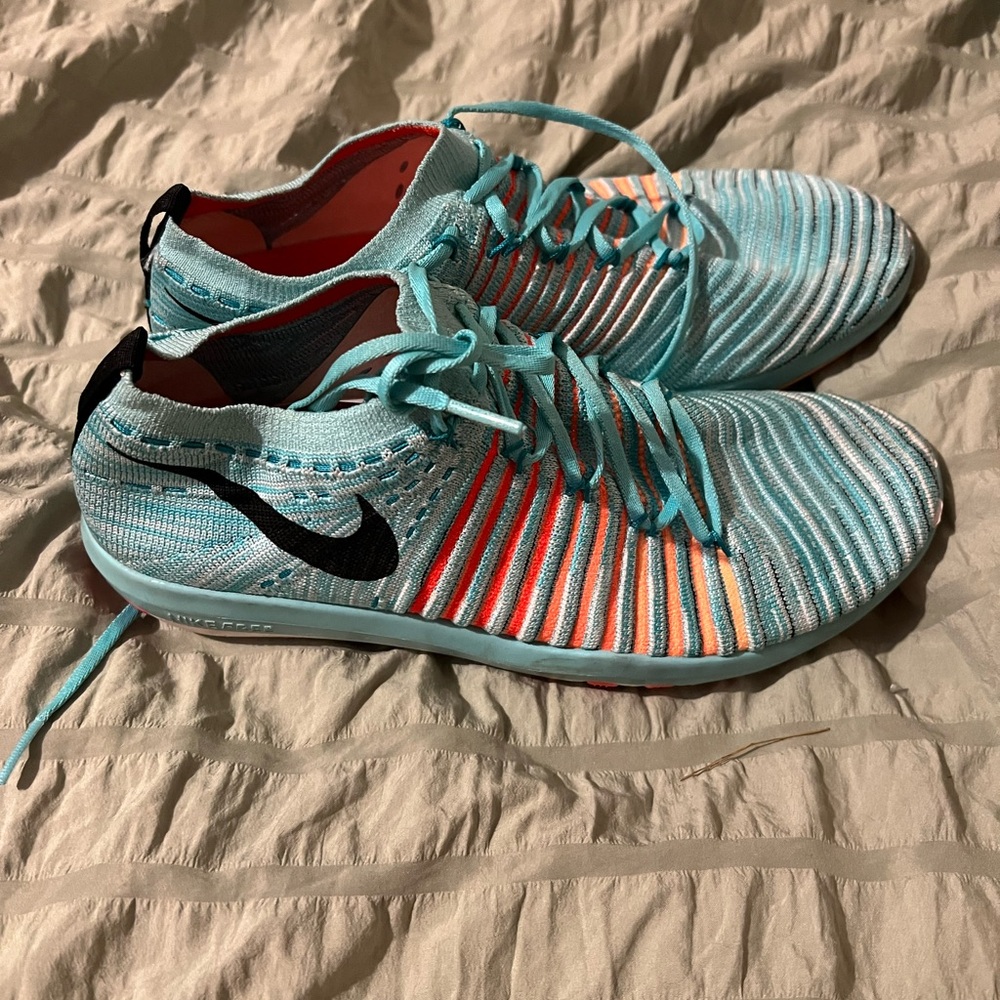 Women’s Nike shoes (8.5)